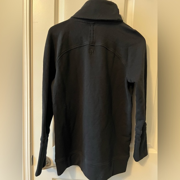Lululemon funnel neck pullover. Black. Size 6. - Picture 3 of 4